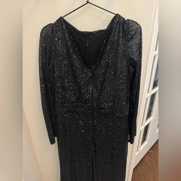 NWT MAC DUGGAL Black Sequined Long Sleeve Gown - Picture 11 of 12